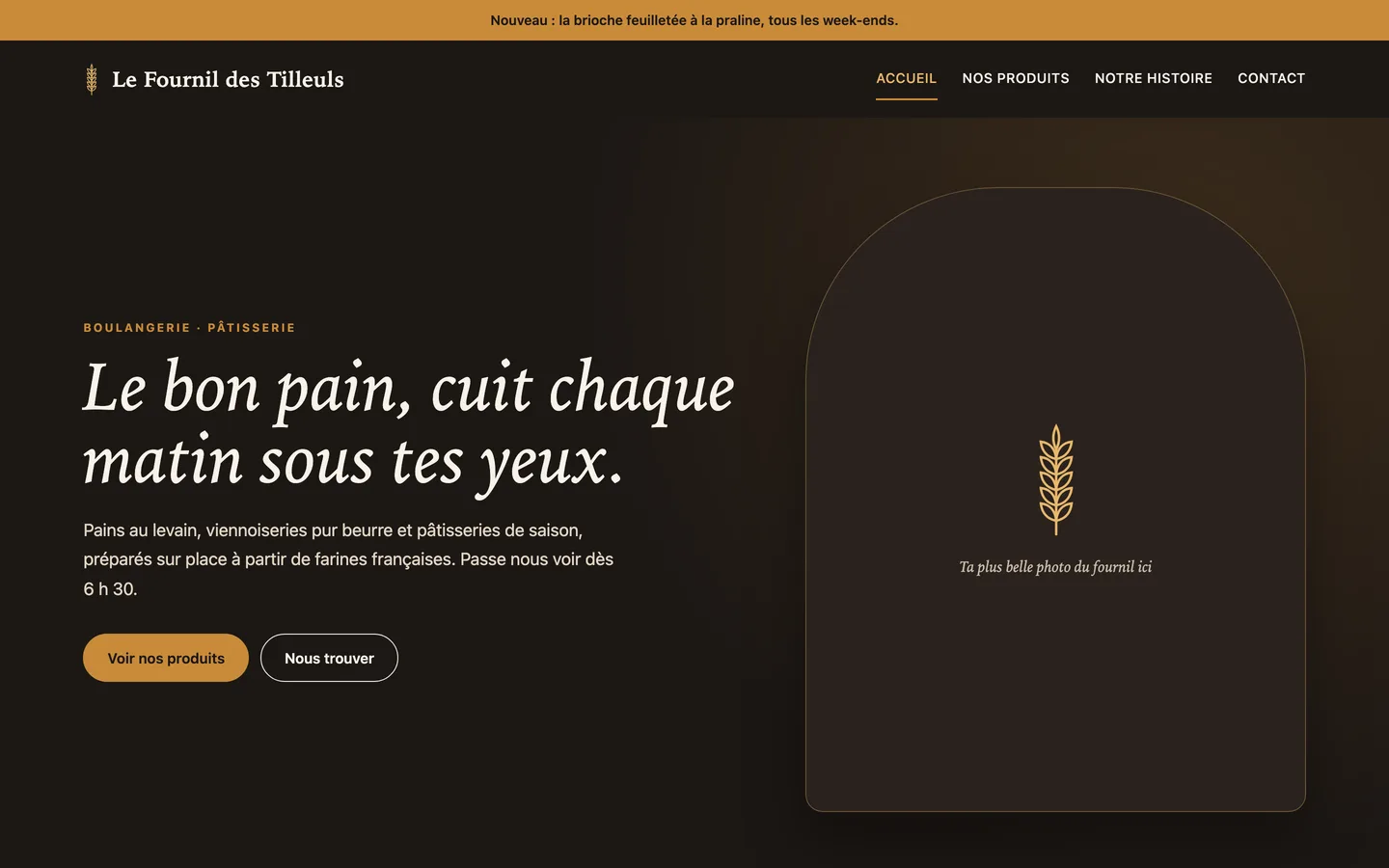 Accueil du site de démonstration d’une boulangerie, fond sombre et titre en italique.